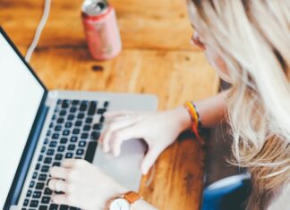 Jak wejść na kontakt z koniem?