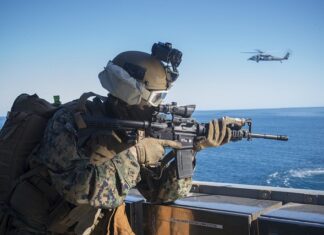 Co jest lepsze MMA czy muay thai?