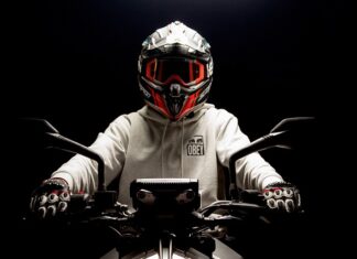 Czy kask narciarski się rozbije?