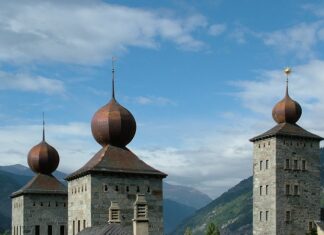 Jakie są nazwiska trzech polskich kajakarzy? Jakie są nazwiska trzech polskich kajakarzy?