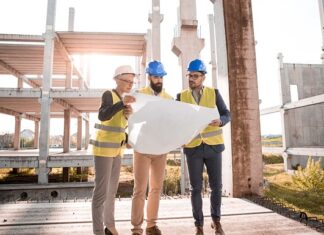 Jaki kask z odpinaną szczeka?
