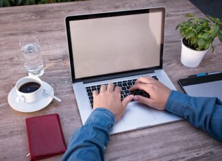 Jak się pisze poprawnie bejsbol?