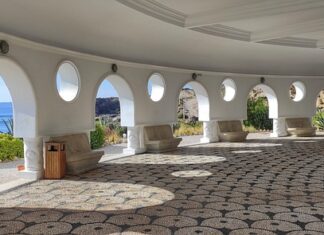 Czy na termy można wejść w spodenkach?