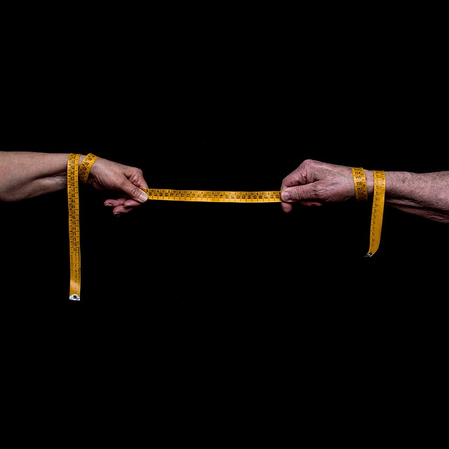 Na jaką odległość leci pocisk? Na jaką odległość leci pocisk?